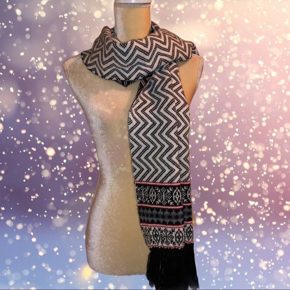 Isotoner warm reversible winter scarf!
